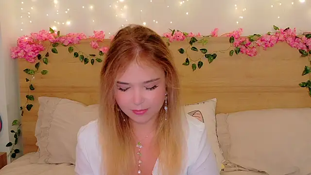 Snapshot of Lilith_Bonheur chatting on 11/09/25, 10:08 Lilith Bonheur online show from 11/09/25, 10:08