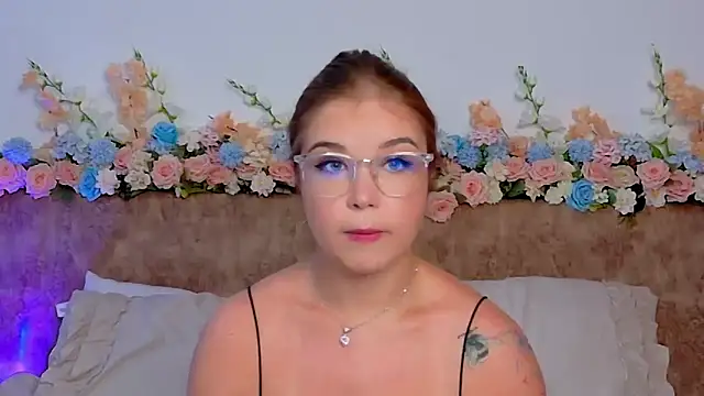 Lilith Bonheur online show from 03/22/26, 01:53