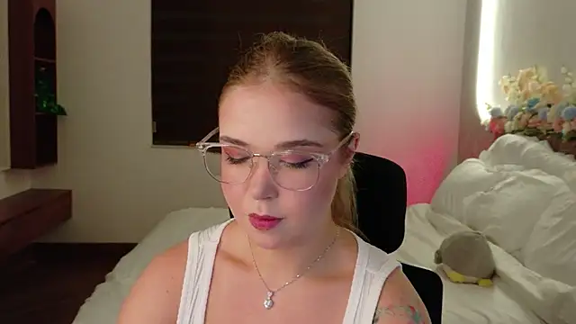 Lilith Bonheur online show from 04/07/26, 09:37