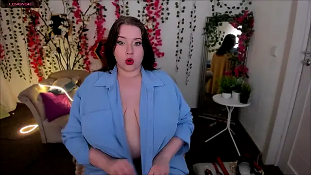 Snapshot of Selena_Muse chatting on 10/07/25, 05:54 Selena Muse online show from 10/07/25, 05:54