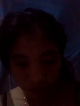 Snapshot of Luyen004 chatting on 09/19/25, 12:45 Luyen004 online show from 09/19/25, 12:45