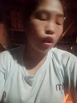 Snapshot of Luyen004 chatting on 10/04/25, 11:14 Luyen004 online show from 10/04/25, 11:14