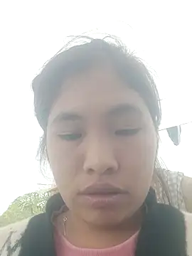 Snapshot of Luyen004 chatting on 11/19/25, 04:45 Luyen004 online show from 11/19/25, 04:45