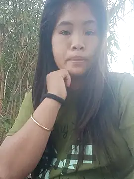 Snapshot of Luyen004 chatting on 01/15/26, 11:52 Luyen004 online show from 01/15/26, 11:52