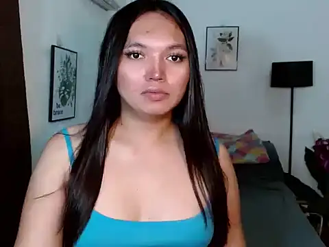 Snapshot of Nikki_Karishma chatting on 12/19/25, 05:58 Nikki Karishma online show from 12/19/25, 05:58