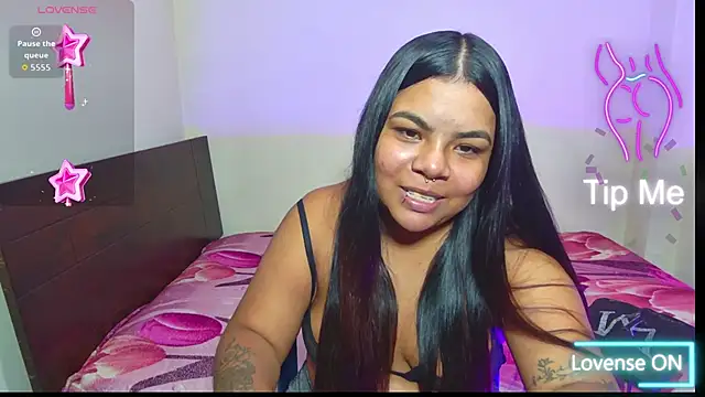 SabrinaSalazar11  online show from 09/26/25, 05:00