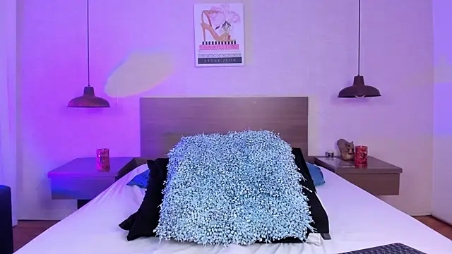 Snapshot of cloehill_ chatting on 10/27/25, 02:43 cloehill online show from 10/27/25, 02:43