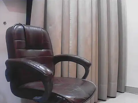 Snapshot of short_girl_ chatting on 09/25/25, 08:12 short girl  online show from 09/25/25, 08:12