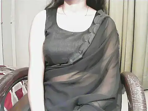 short girl  online show from 12/13/25, 08:36