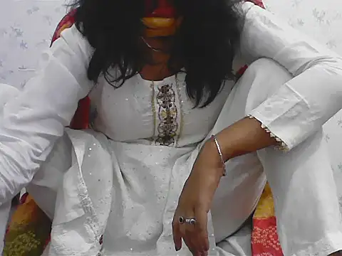 short girl  online show from 04/05/26, 11:35