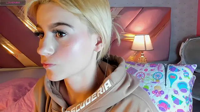 ChloeLaurentt online show from 01/05/26, 05:27