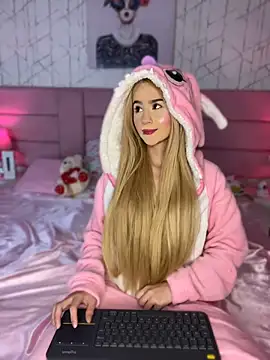 ChloeLaurentt online show from 04/24/26, 10:45