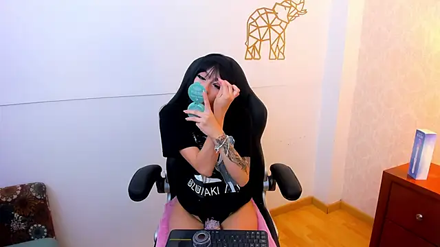 Snapshot of LaylaaDoll chatting on 10/26/25, 01:50 LaylaaDoll online show from 10/26/25, 01:50