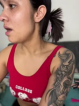 Isabella-Teen online show from 12/18/25, 02:06