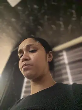 Isabella-Teen online show from 06/18/26, 07:29