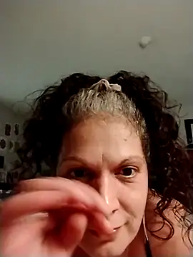 Snapshot of LilTinyWoman chatting on 10/09/25, 02:15 LilTinyWoman online show from 10/09/25, 02:15