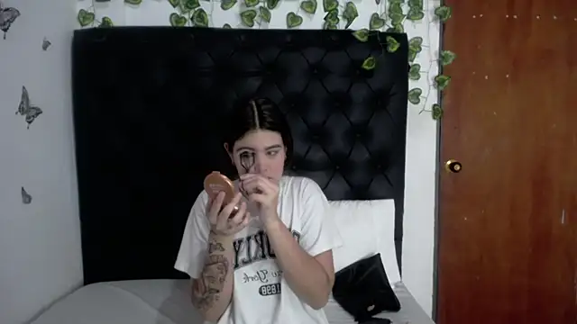 isabel 09 online show from 04/08/26, 12:27