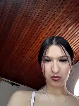 Snapshot of AggathaSanders_ chatting on 09/18/25, 01:35 AggathaSanders  online show from 09/18/25, 01:35