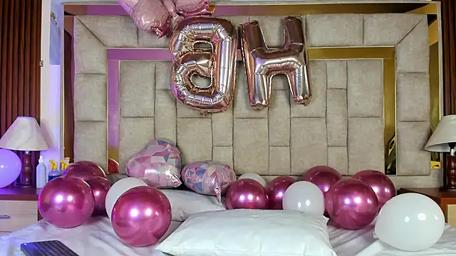 Snapshot of AggathaSanders_ chatting on 10/26/25, 12:55 AggathaSanders  online show from 10/26/25, 12:55