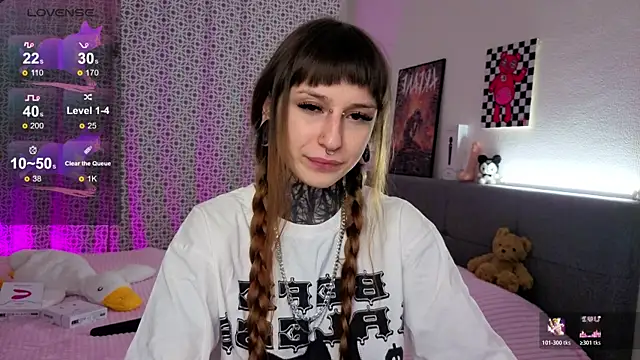 LilithPoison online show from 12/19/25, 06:04