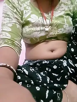 Hot sundri83838 online show from 06/03/26, 04:23