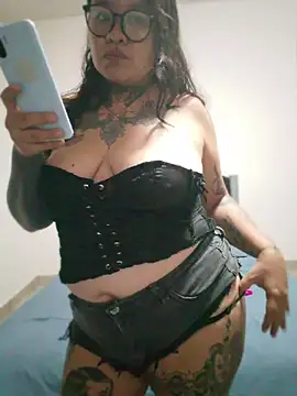 Snapshot of agnesvela chatting on 07/30/26, 04:33 agnesvela online show from 07/30/26, 04:33