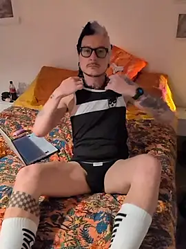 cruiserpup online show from 11/10/25, 02:16