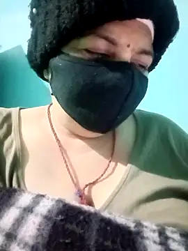 Love-890 online show from 12/18/25, 03:01