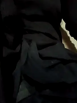 Snapshot of Aaisha-16 chatting on 11/18/25, 03:34 Aaisha-16 online show from 11/18/25, 03:34