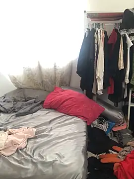 estradiolist online show from 10/10/25, 04:33