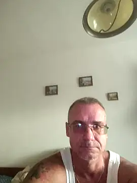 Snapshot of chcem1975 chatting on 09/14/25, 03:00 chcem1975 online show from 09/14/25, 03:00