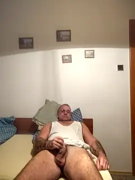 Snapshot of chcem1975 chatting on 09/16/25, 08:21 chcem1975 online show from 09/16/25, 08:21