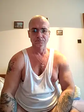 chcem1975 online show from 02/15/26, 08:24