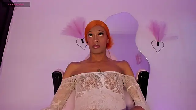 Mia royal online show from 06/16/26, 09:17