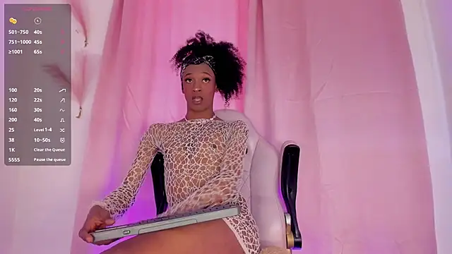 Mia royal online show from 07/08/26, 04:22