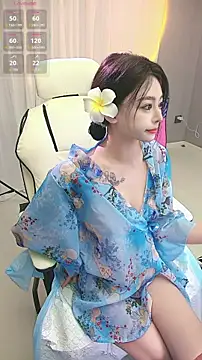 lulu5211 online show from 10/18/25, 12:06