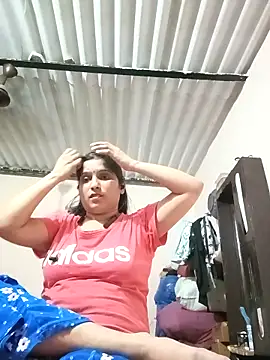 aliya-jaan71 online show from 04/19/26, 02:27