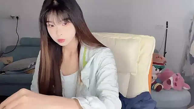 Snapshot of Akong11 chatting on 05/04/26, 05:03 Akong11 online show from 05/04/26, 05:03