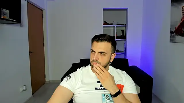 Snapshot of Jace_Thorne chatting on 10/22/25, 03:34 Jace Thorne online show from 10/22/25, 03:34