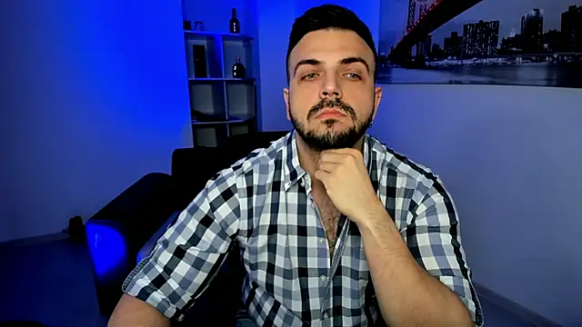 Snapshot of Jace_Thorne chatting on 12/17/25, 05:02 Jace Thorne online show from 12/17/25, 05:02