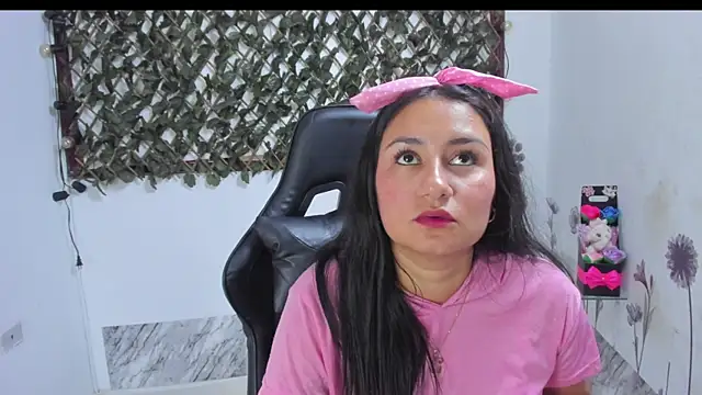 Luna021 1 online show from 10/23/25, 07:56