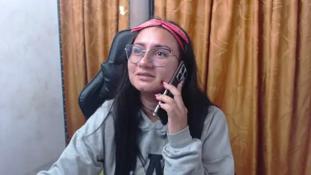 Luna021 1 online show from 12/05/25, 09:00