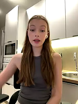 FriendlyFire 18 online show from 09/23/25, 06:22