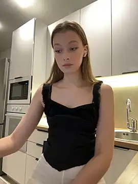 FriendlyFire 18 online show from 09/27/25, 05:51