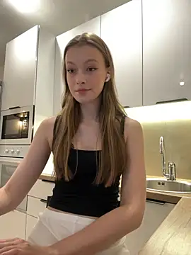 FriendlyFire 18 online show from 10/03/25, 06:27