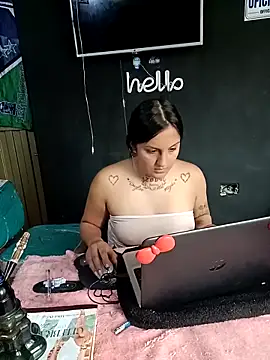 polylove18 online show from 11/27/25, 06:10