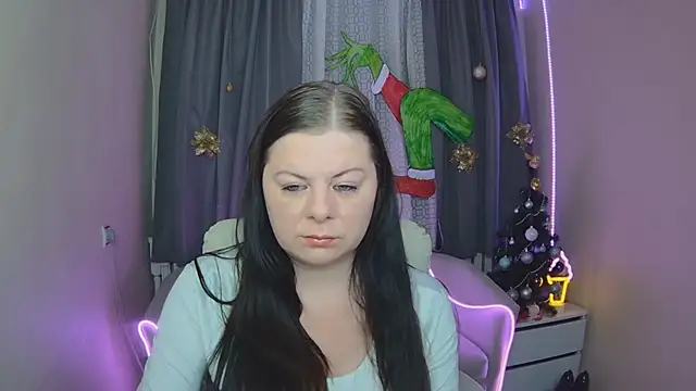 BritneyRaine online show from 12/19/25, 11:50