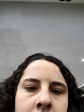 Snapshot of irisstorm chatting on 10/28/25, 04:31 irisstorm online show from 10/28/25, 04:31