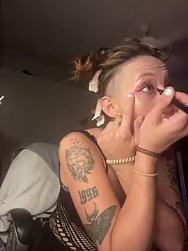 Snapshot of darnette_daisy chatting on 11/01/25, 02:35 darnette daisy online show from 11/01/25, 02:35