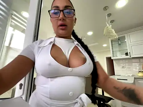 Sinaya-3 online show from 11/25/25, 01:22